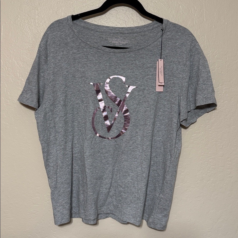 Victoria's Secret Light Gray Tee size large new with tag